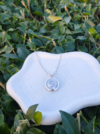 Sterling Silver Swirl Circle Pendant